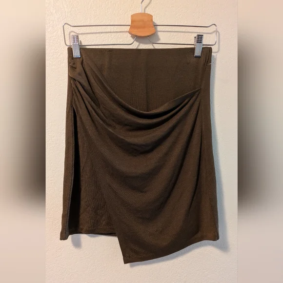 VINCE Mini Skirt Olive Green - Picture 5 of 9